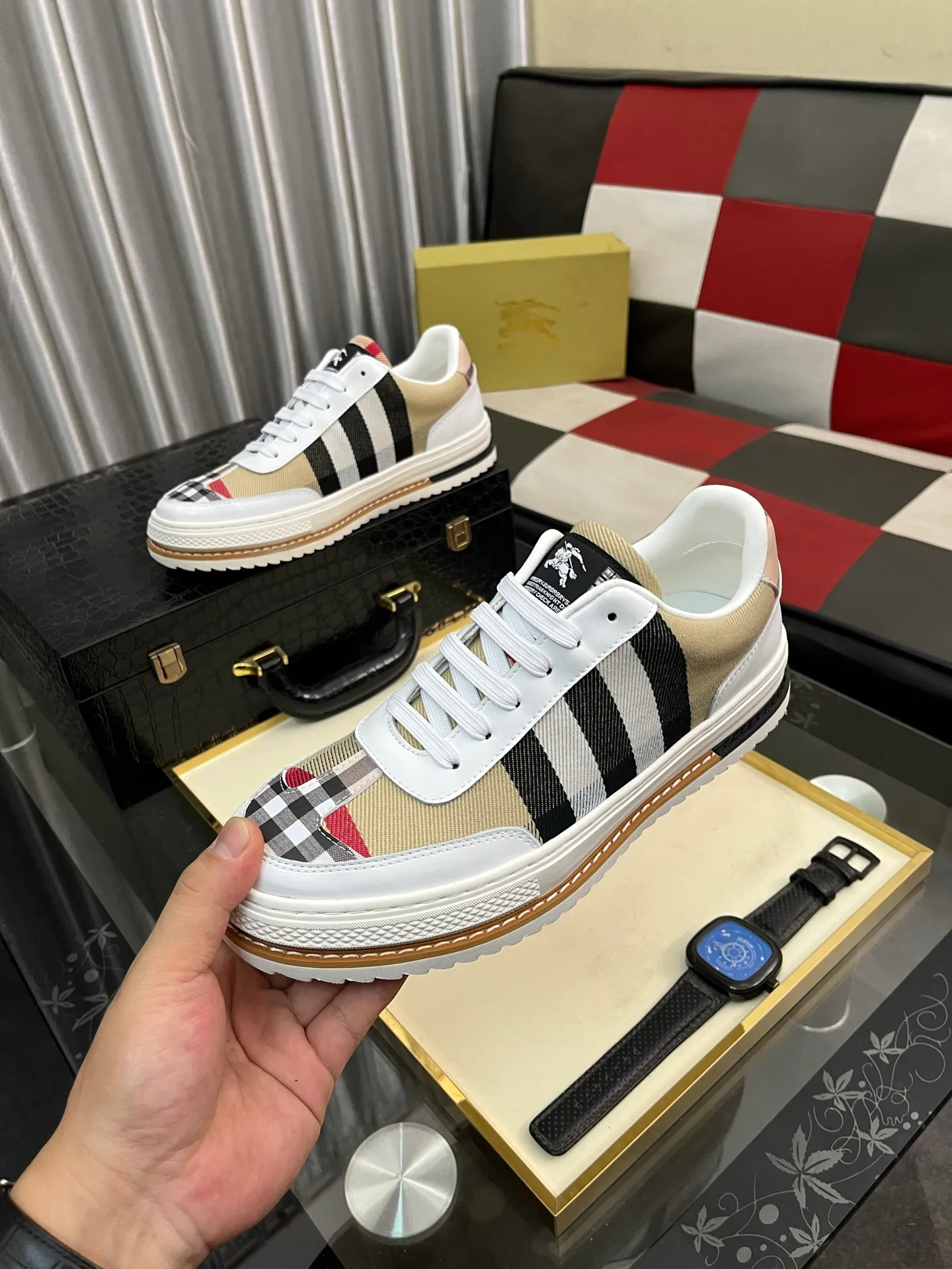 Men's shoes 💰420⌚️⌚️BURBERRY "Burberry" Regular size: 38-44 (casual shoes) Product materials: Selected cowhide upper, soft sheepskin lining; original outsole. 2️⃣colors available